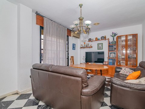First photo of the property