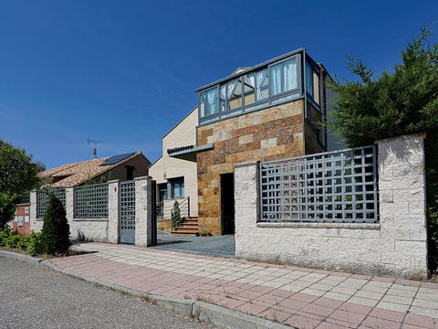 Перша фотографія об’єкта нерухомості