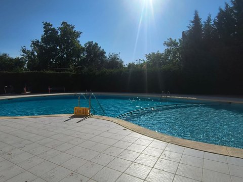 First photo of the property