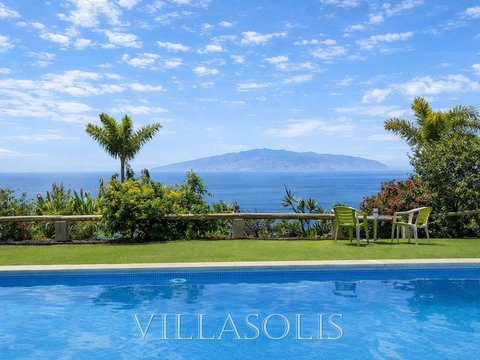 3-bedroom freehold villa in Guía de Isora — photo 1 of 5
