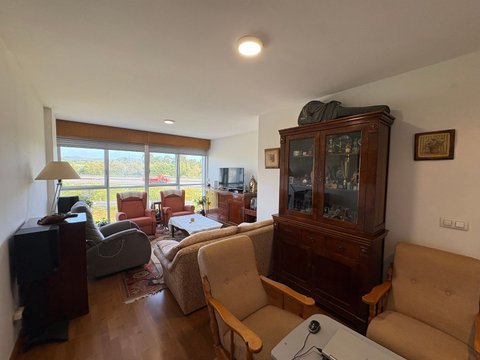 First photo of the property