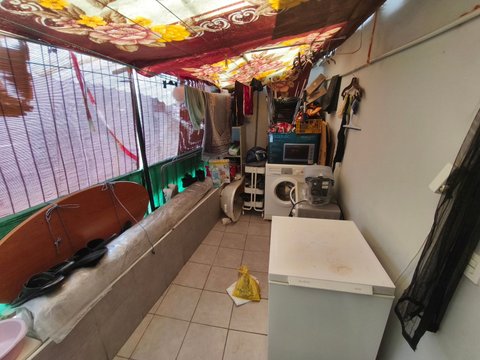 First photo of the property