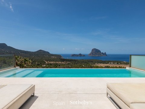 5-bedroom freehold villa in Ibiza — photo 1 of 5