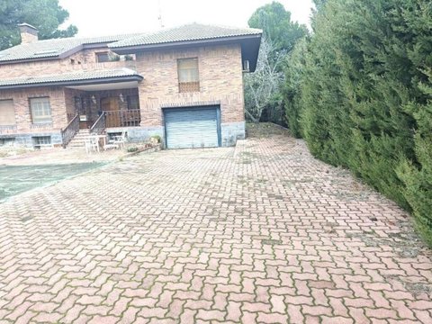 First photo of the property