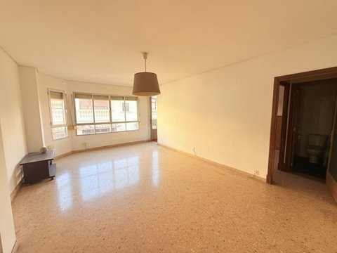 First photo of the property