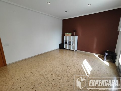 First photo of the property