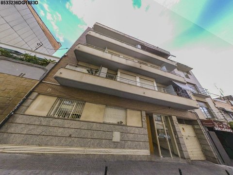 Перша фотографія об’єкта нерухомості