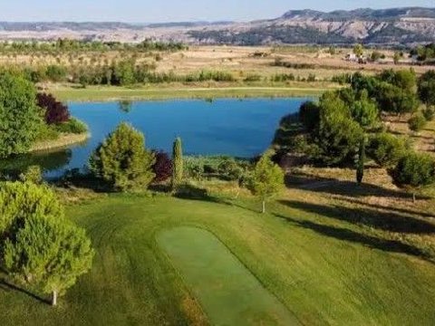 First photo of the property