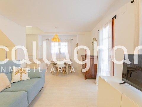 First photo of the property
