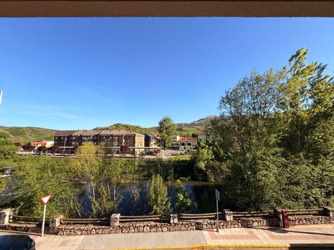 First photo of the property