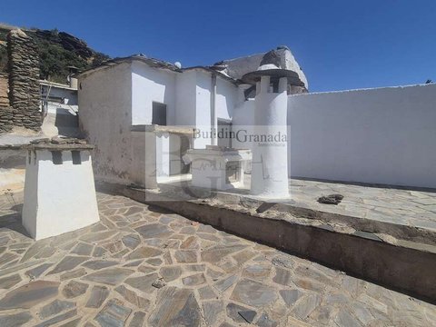 First photo of the property