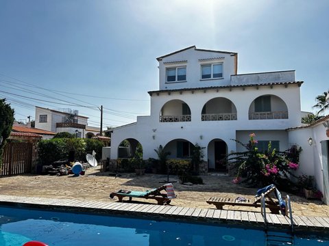 6-bedroom freehold villa in Santanyí — photo 1 of 5