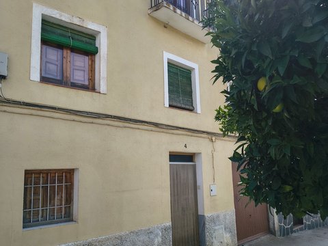 First photo of the property