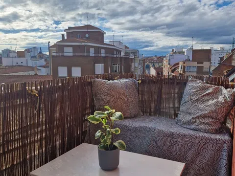 Fotografía del inmueble reportado: 700 €/mes — León, León