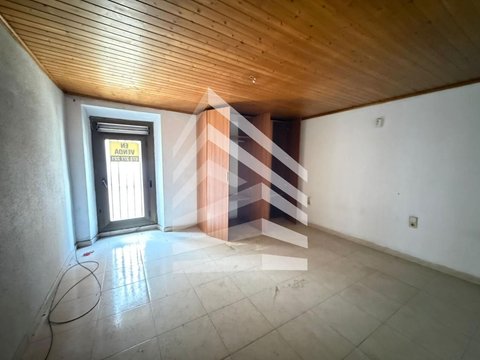 First photo of the property