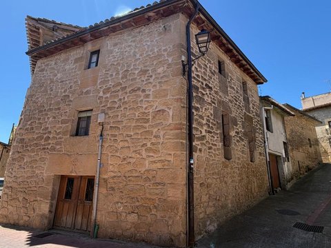 First photo of the property