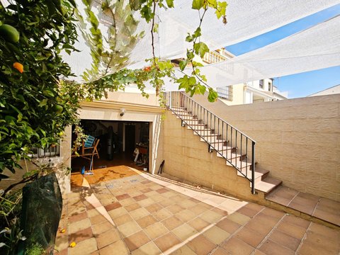First photo of the property