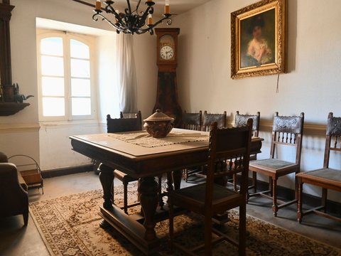 First photo of the property