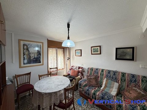 First photo of the property