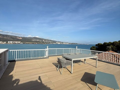 First photo of the property