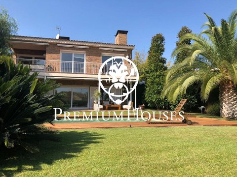 First photo of the property