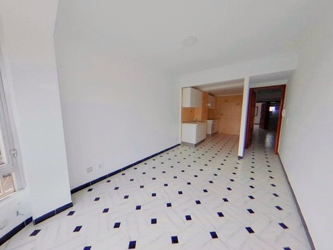 First photo of the property