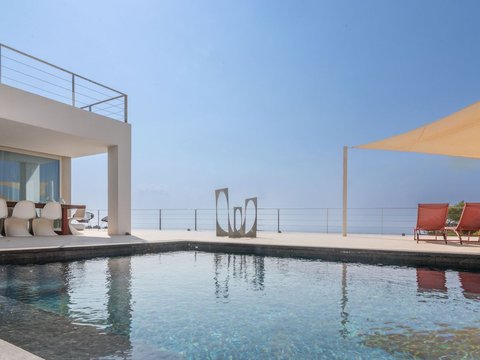 6-bedroom freehold villa in Ibiza — photo 1 of 1