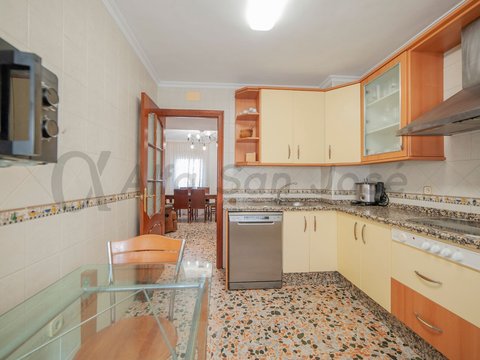 First photo of the property