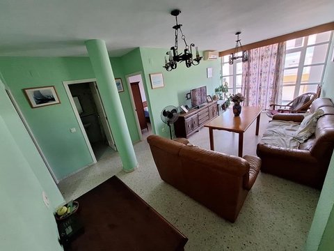 First photo of the property