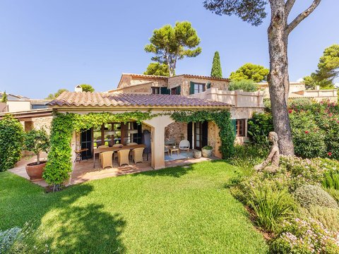 4-bedroom freehold villa in Calvià — photo 1 of 5