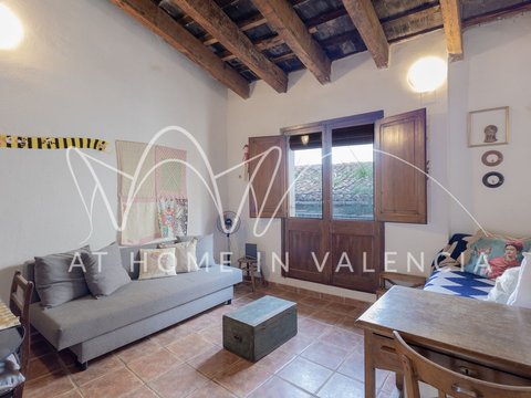 First photo of the property