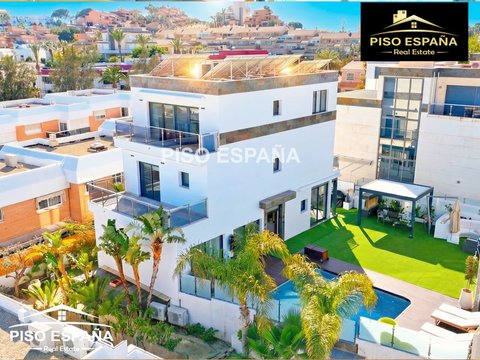 First photo of the property