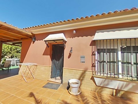 First photo of the property