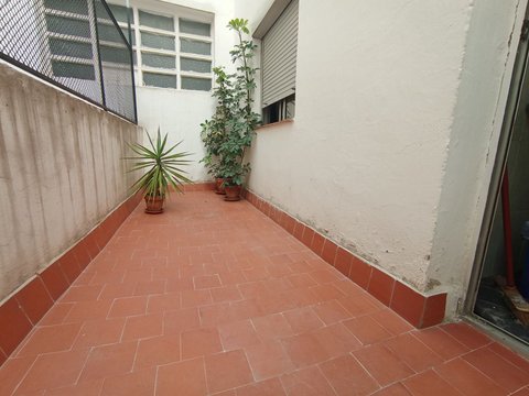 First photo of the property