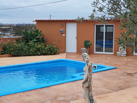 First photo of the property