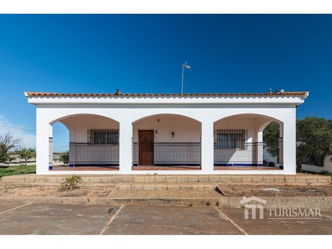 First photo of the property