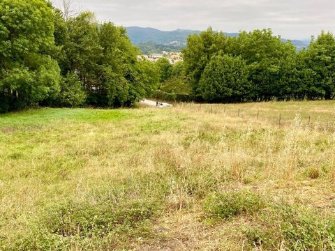 First photo of the property
