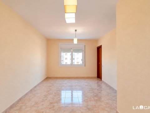 First photo of the property