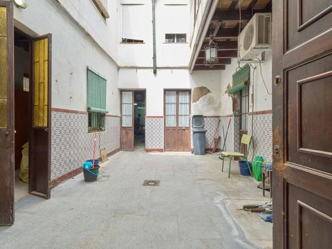 First photo of the property