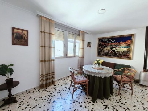 First photo of the property