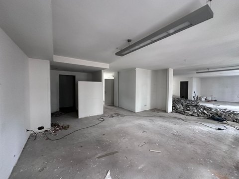 First photo of the property
