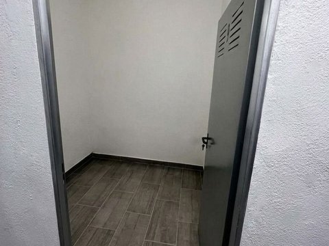 Перша фотографія об’єкта нерухомості