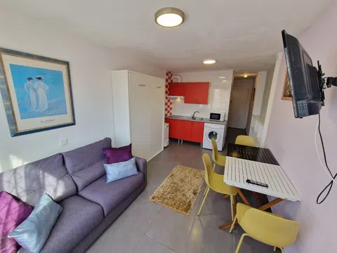 Fotografía del inmueble reportado: 695 €/mes — Girona, Girona