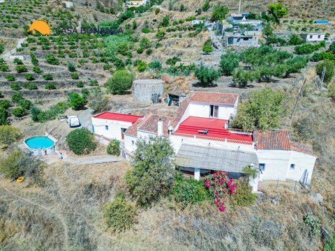 First photo of the property