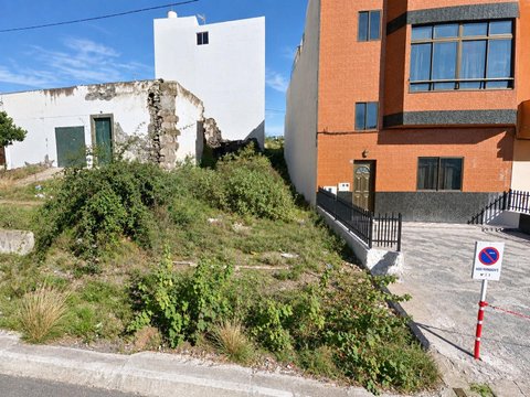 First photo of the property