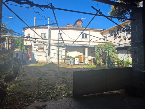First photo of the property