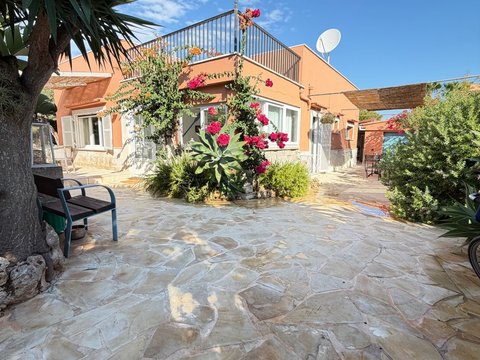 2-bedroom freehold villa in Santanyí — photo 1 of 2