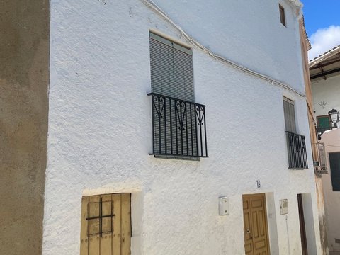 First photo of the property