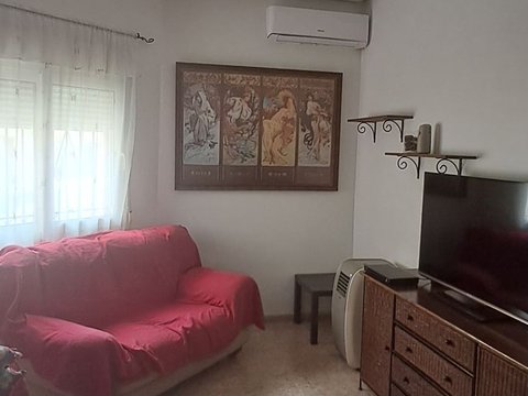 First photo of the property