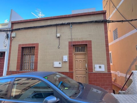 2-bedroom freehold villa in Las Palmas de Gran Canaria — photo 1 of 5